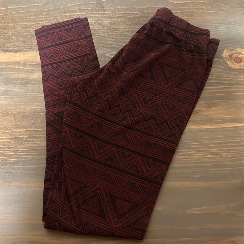 Garage Aztec print leggings, burgundy and black, size small - Picture 1 of 4
